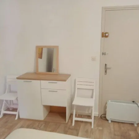 Apartment T2, 4 Pers Dans Securisee Avec Parking, A 50 De La Plage De La Roquille - Ref Nept162 Agde